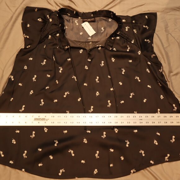 Lane Bryant Floral Flutter Sleeve Top – Black/White – Size 22/24 (3X) – NWT - Picture 4 of 7